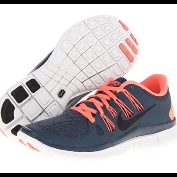 Nike Shoes - NIKE FREE RUN 5.0